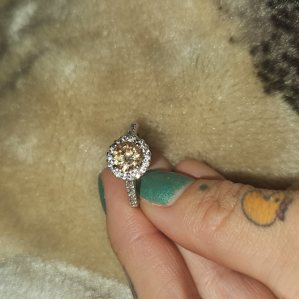 Pink gemstone ring - Picture 2 of 3
